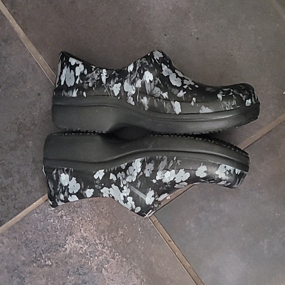Crocs Women's -Neria Pro II Graphic Clog Floral Size 9 Women - Picture 3 of 7